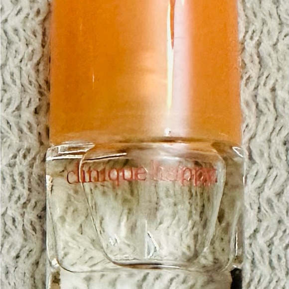 CLINIQUE 2 FOR 1. TRAVEL SIZE PRODUCTS. - Picture 5 of 10